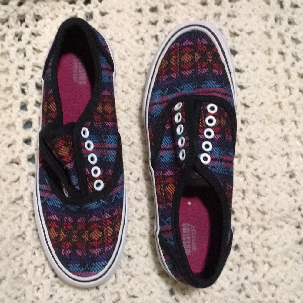 Patterned slip-on shoes NWOT